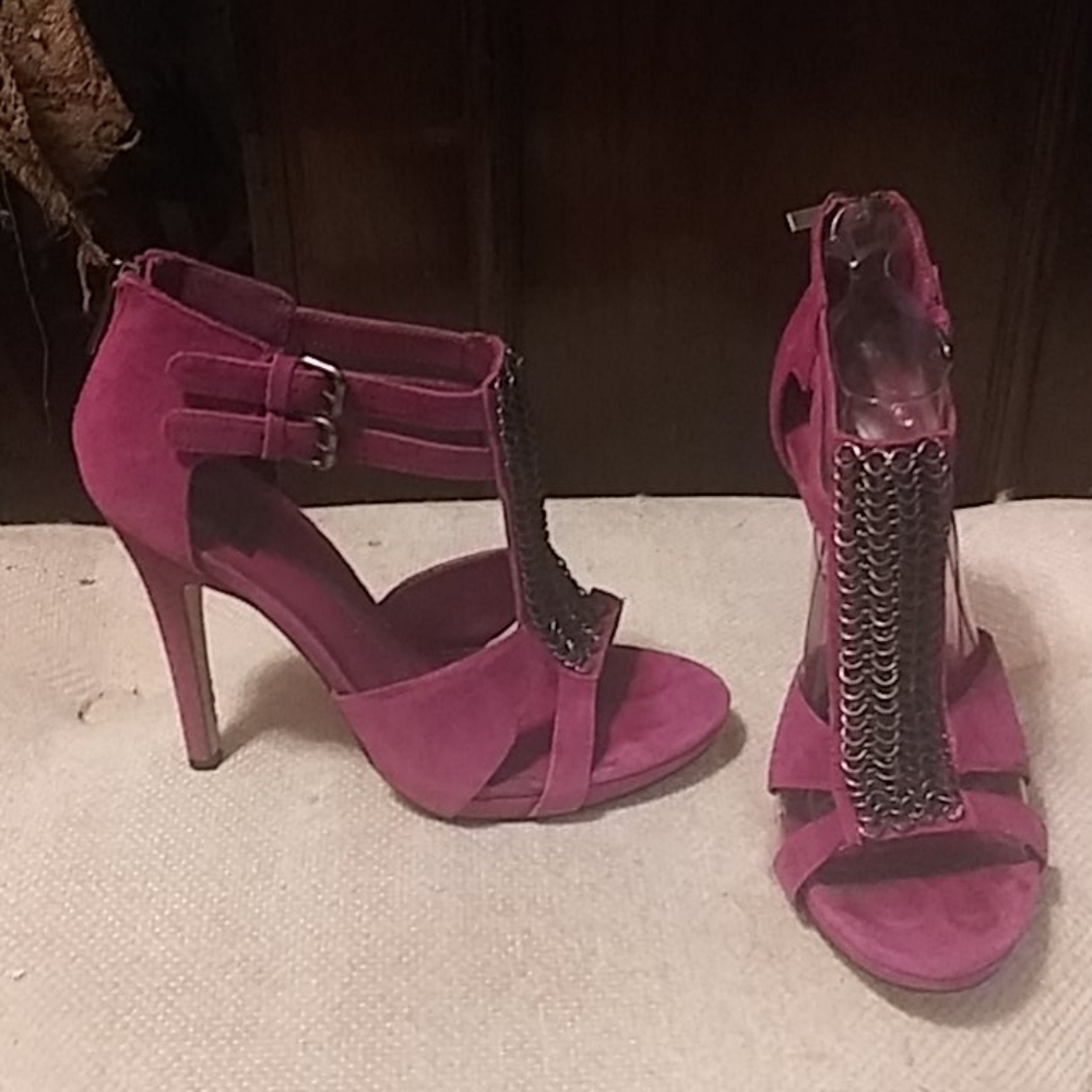 DOLCE VITA MAGENTA SUEDE STRAPPY CHAIN SANDAL